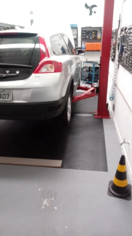 Imagem ilustrativa de Piso para elevador automotivo